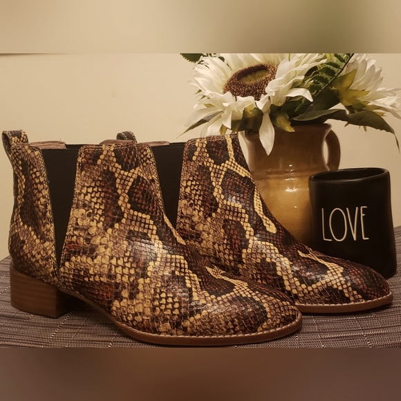 Madewell Leather Snakeskin Print Bootie - Picture 2 of 4